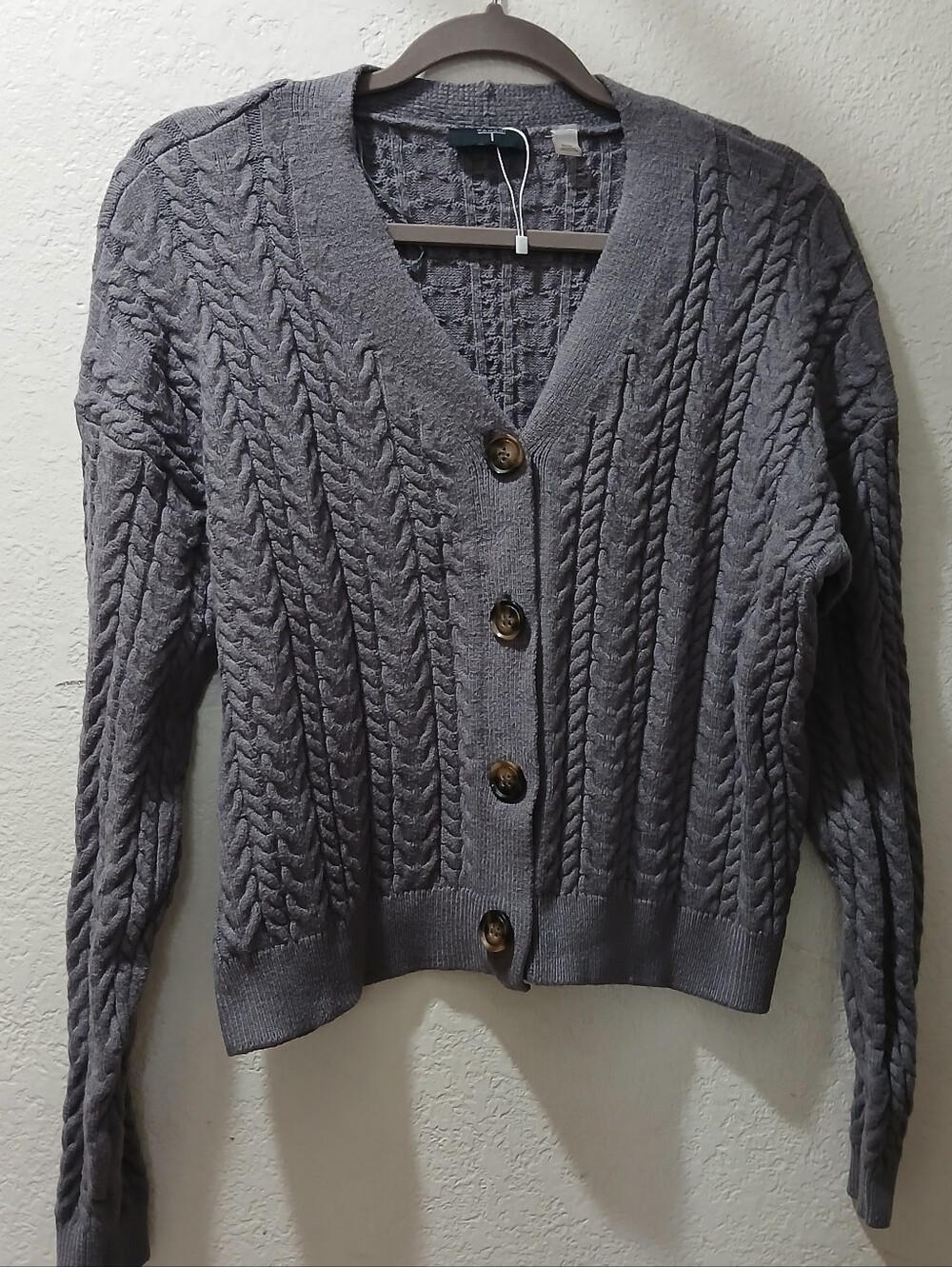 Tahari Nwot size M Classic Women's Cable Knit Cardigan Sweater - Gray